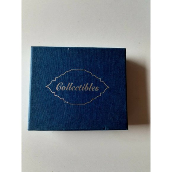 Dazzlers Collectibles Decorative Round  Picture Frame  Size 4 in  - Picture 2 of 5